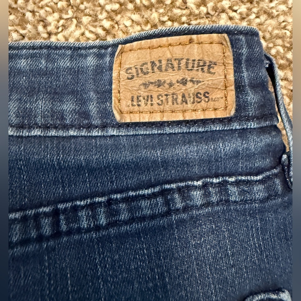 Pants Signature Levi’s Strauss size 8M 29-32 blue jeans mid rise boot cut - Picture 9 of 14